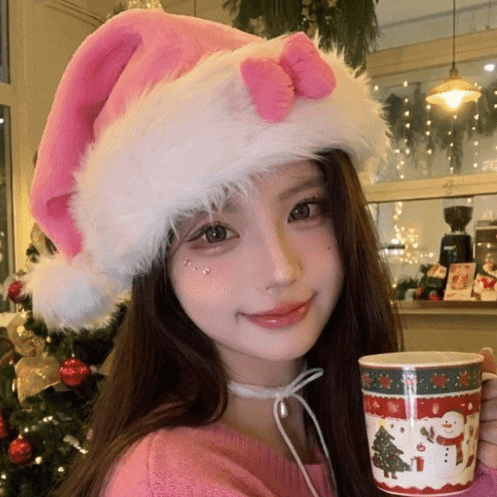 Santa Hat Plush - หมวกซานต้าลายดาวสุดเก๋พร้อมโบว์สีชมพู หมวกคริสต์มาสขนนุ่มฟู น้ำหนักเบา ทำจากโพลีเอสเตอร์ เหมาะสำหรับงานปาร์ตี้คอสเพลย์